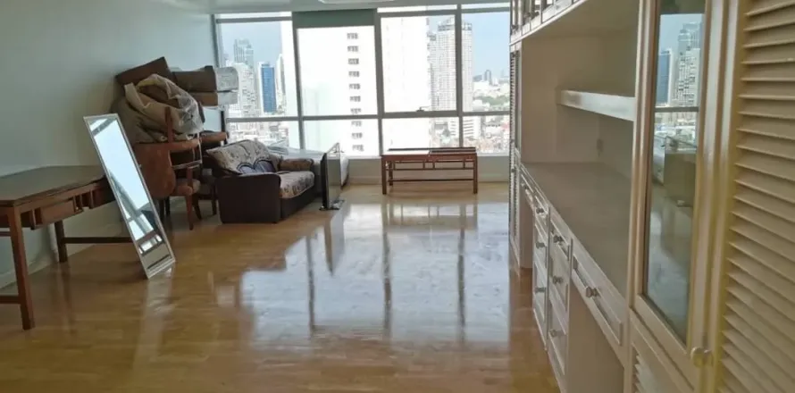 Condo in Khlong San, Bangkok, Thailand, 2 bedrooms  № 148268