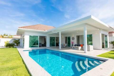 Villa in Hua Hin, Thailand 2 bedrooms № 134505 - photo 1