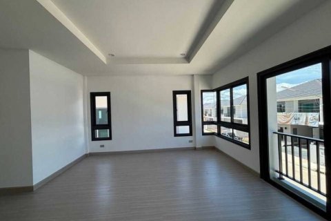 House in Pattaya, Thailand 4 bedrooms № 134504 - photo 10