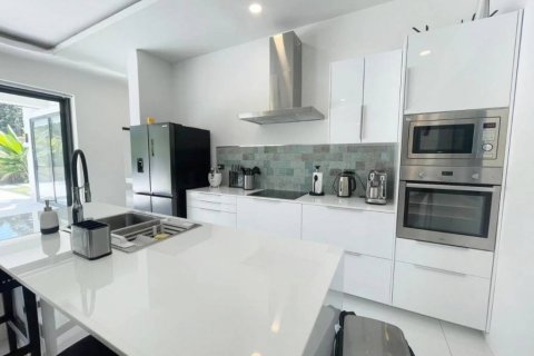 Villa in Ko Samui, Thailand 3 bedrooms № 134509 - photo 10