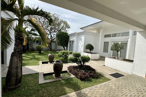 Вилла в Паттайе, Таиланд с 4 спальнями  № 154613 - фото 7