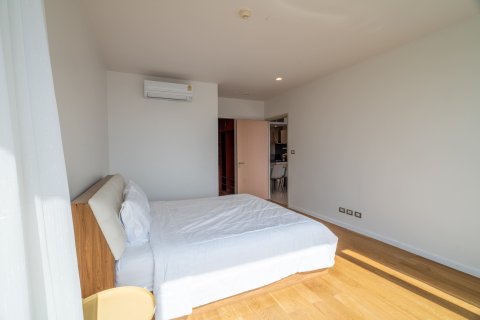 Condo in Khlong San, Bangkok, Thailand, 2 bedrooms  № 154617 - photo 14