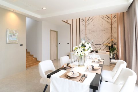 Villa in Pattaya, Thailand 4 bedrooms № 166531 - photo 15