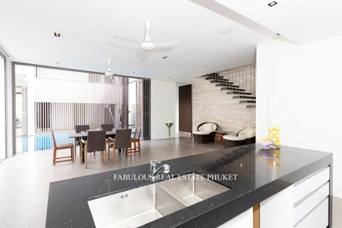 Villa in Pa Klok, Thailand 4 bedrooms № 179629 - photo 24