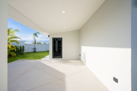 Вилла в Хуа Хине, Таиланд с 3 спальнями  № 165483 - фото 13