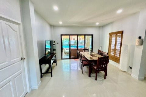 Villa in Hua Hin, Thailand 4 bedrooms № 140079 - photo 6