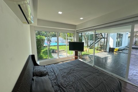 Villa in Hua Hin, Thailand 4 bedrooms № 140079 - photo 23