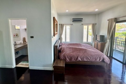 Villa in Hua Hin, Thailand 4 bedrooms № 140079 - photo 15