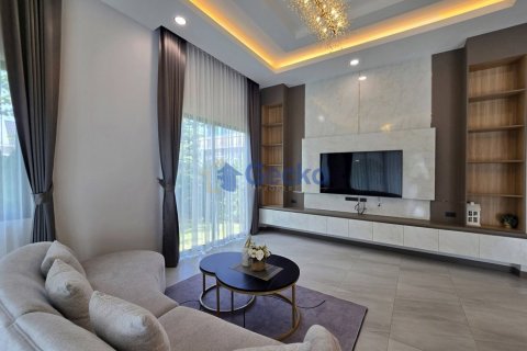 Haus in Pattaya, Thailand 4 Schlafzimmer № 196262 - Foto 4