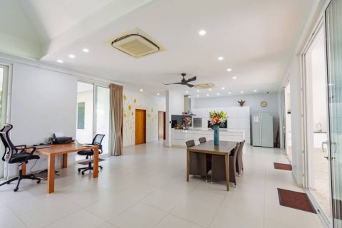 Villa in Hua Hin, Thailand 3 bedrooms № 154538 - photo 9