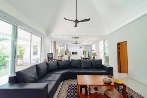 Villa in Hua Hin, Thailand 3 bedrooms № 154538 - photo 3