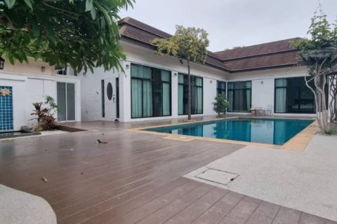 Villa à Pattaya, Thaïlande 4 chambres № 154540 - photo 1