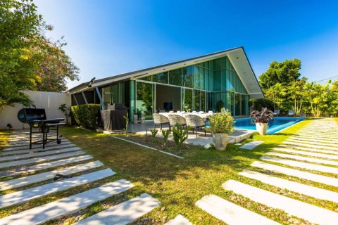 Villa in Hua Hin, Thailand 7 bedrooms № 154535 - photo 9