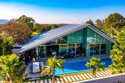 Villa in Hua Hin, Thailand 7 bedrooms № 154535 - photo 8