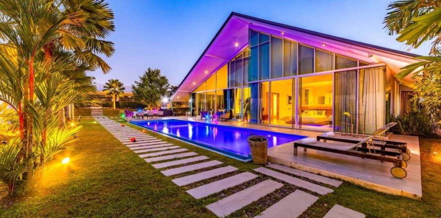 Villa in Hua Hin, Thailand 7 bedrooms № 154535