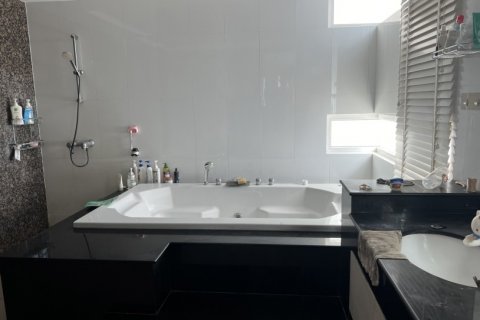 House in Bangkok, Thailand 4 bedrooms № 118700 - photo 3