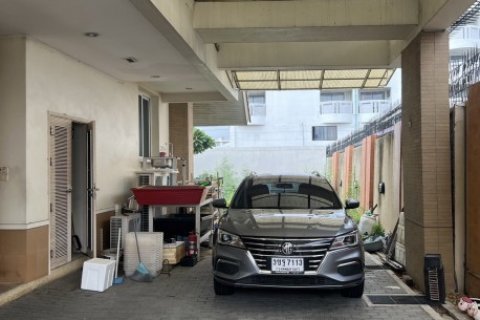 House in Bangkok, Thailand 4 bedrooms № 118700 - photo 6