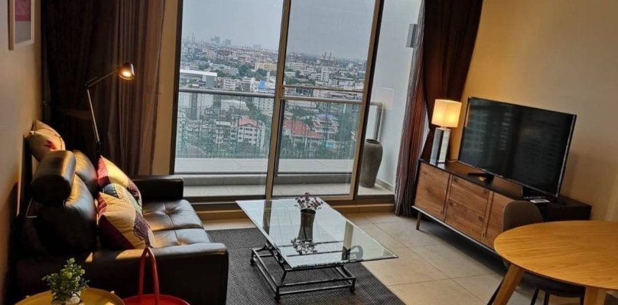 Studio in the Condo in Khlong Toei, Bangkok, Thailand  № 158255