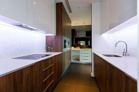 Кондоминиум с 2 спальнями в Патхум Ване, Бангкок, Таиланд № 158252 - фото 13