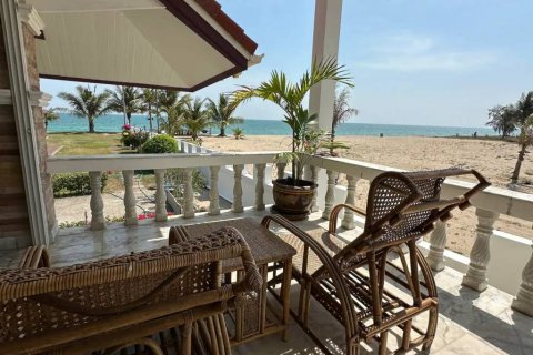 Villa in Prachuap Khiri Khan, Thailand 4 bedrooms № 114293 - photo 4