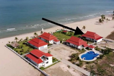 Villa in Prachuap Khiri Khan, Thailand 4 bedrooms № 114293 - photo 1