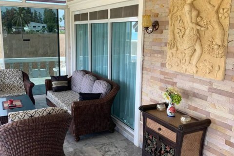 Villa in Prachuap Khiri Khan, Thailand 4 bedrooms № 114293 - photo 7