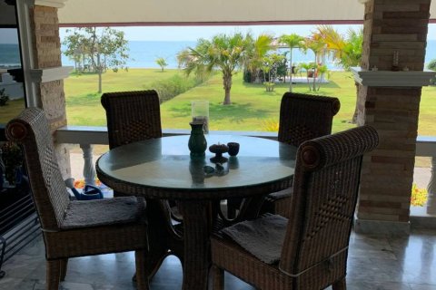 Villa in Prachuap Khiri Khan, Thailand 4 bedrooms № 114293 - photo 6