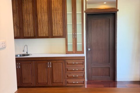 House in Hang Dong, Thailand 4 bedrooms № 154922 - photo 9