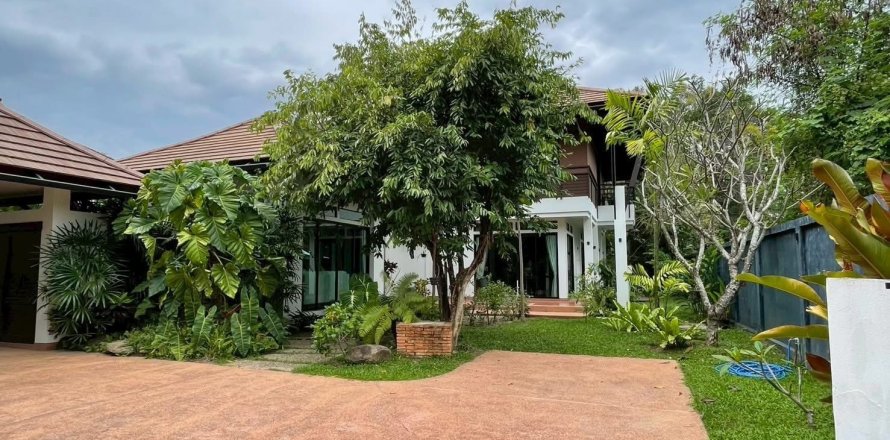 House in Hang Dong, Thailand 4 bedrooms № 154922