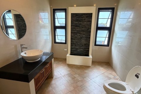 House in Hang Dong, Thailand 4 bedrooms № 154922 - photo 8