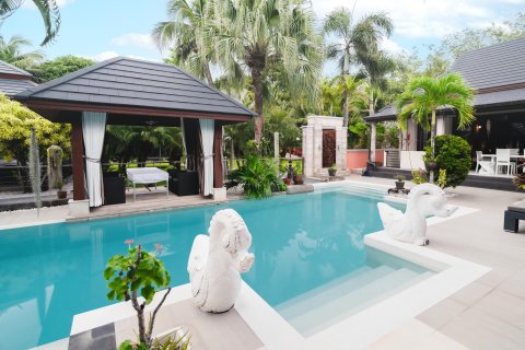 Villa in Phuket, Thailand 5 bedrooms № 154923 - photo 3