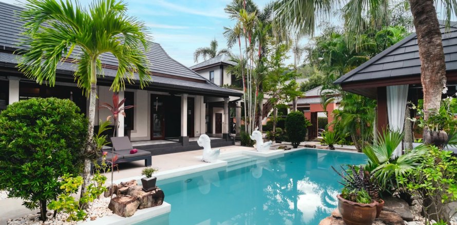 Villa in Phuket, Thailand 5 bedrooms № 154923
