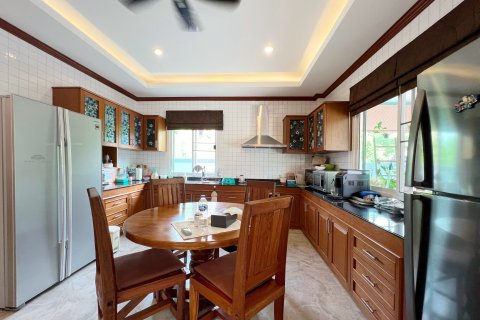 House in Kathu, Thailand 2 bedrooms № 154919 - photo 3