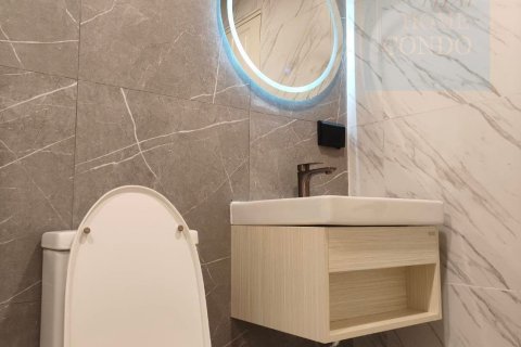 Кондоминиум с 2 спальнями в Хуай Кванге, Бангкок, Таиланд № 154921 - фото 15