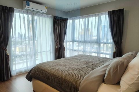 Кондоминиум с 2 спальнями в Хуай Кванге, Бангкок, Таиланд № 154921 - фото 5