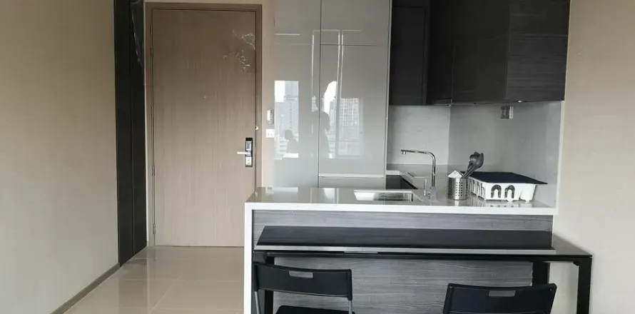 Studio in the Condo in Watthana, Bangkok, Thailand  № 151851