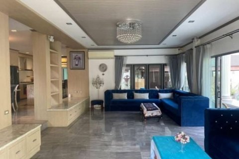 House in Pattaya, Thailand 4 bedrooms № 145757 - photo 6