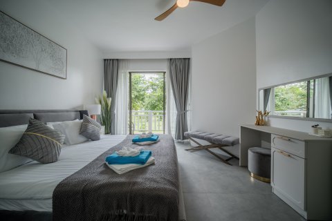 Condo in Phuket, Thailand, 2 bedrooms  № 158435 - photo 9