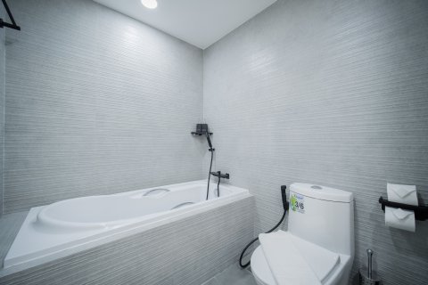 Condo in Phuket, Thailand, 2 bedrooms  № 158435 - photo 4