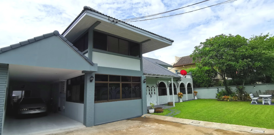 House in Saphan Sung, Bangkok, Thailand 6 bedrooms № 151300