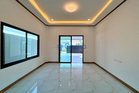 House in Pattaya, Thailand 3 bedrooms № 199588 - photo 7