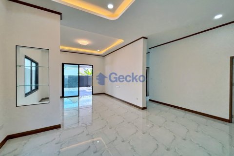 House in Pattaya, Thailand 3 bedrooms № 199588 - photo 18