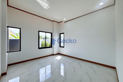 House in Pattaya, Thailand 3 bedrooms № 199588 - photo 11