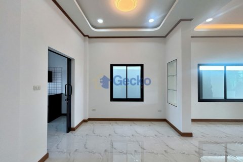 House in Pattaya, Thailand 3 bedrooms № 199588 - photo 16