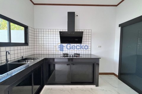 House in Pattaya, Thailand 3 bedrooms № 199588 - photo 5