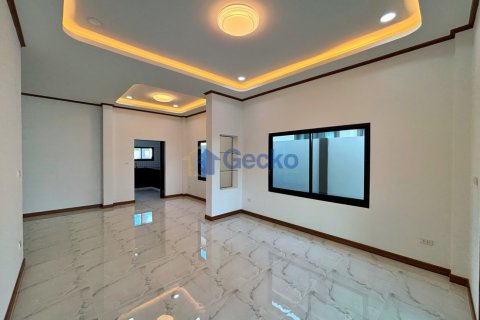 House in Pattaya, Thailand 3 bedrooms № 199588 - photo 3
