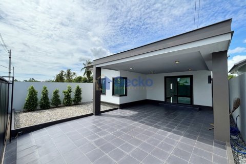 House in Pattaya, Thailand 3 bedrooms № 199588