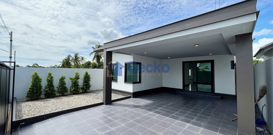 House in Pattaya, Thailand 3 bedrooms № 199588