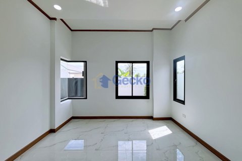House in Pattaya, Thailand 3 bedrooms № 199588 - photo 10