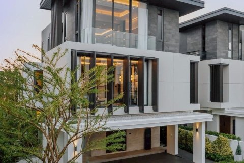 Дом в Кханнаяу, Бангкок, Таиланд с 3 спальнями  № 148299 - фото 2